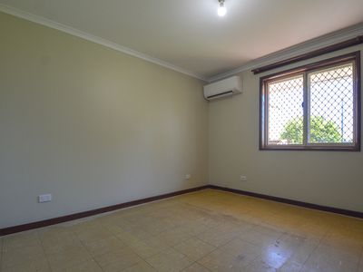 4 Yanderra Crescent, South Hedland