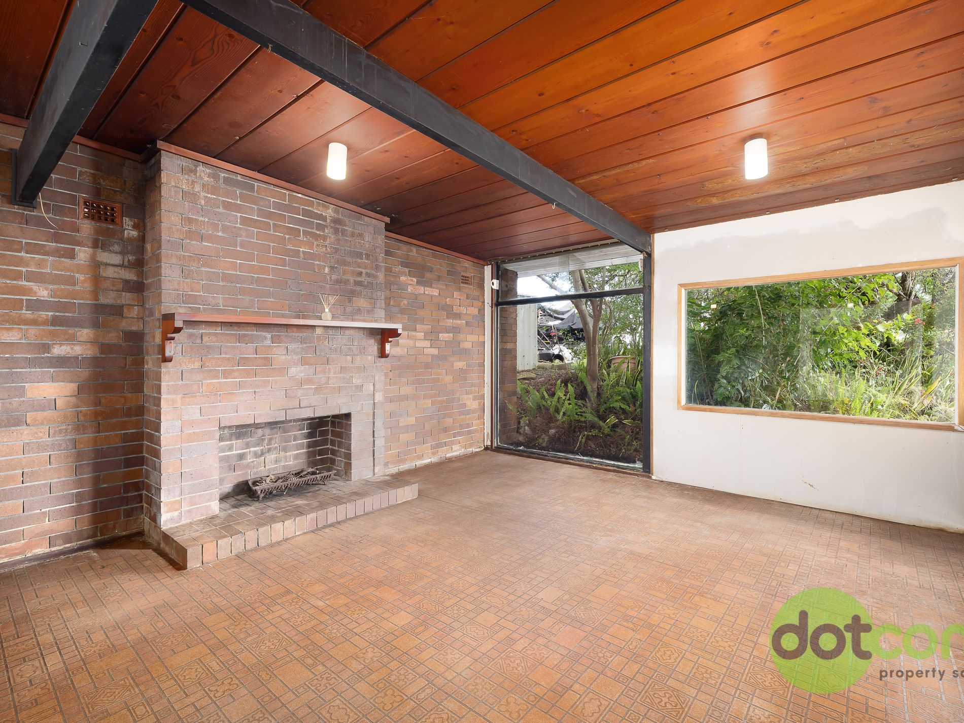 108 Bay Road, Bolton Point