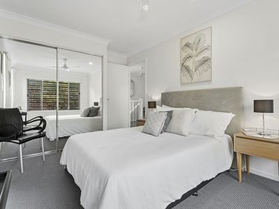 6 / 37 Witheren Circuit, Pacific Pines