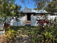 18 MALENY STREET, Landsborough