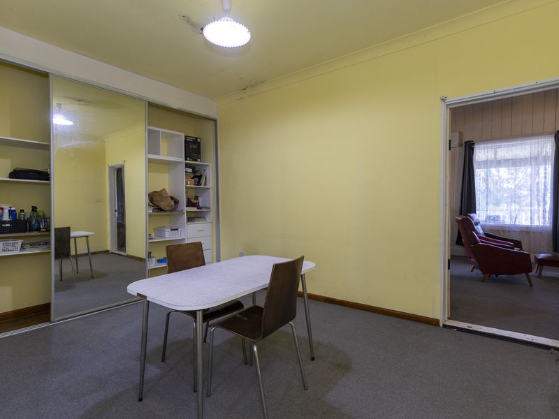 27-31 Bank Street, Gooloogong