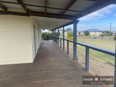 8 Rippingale Street, Moffatdale