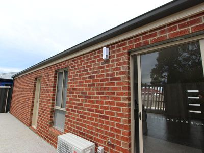 2 / 291 Wilsons Road, St Albans Park