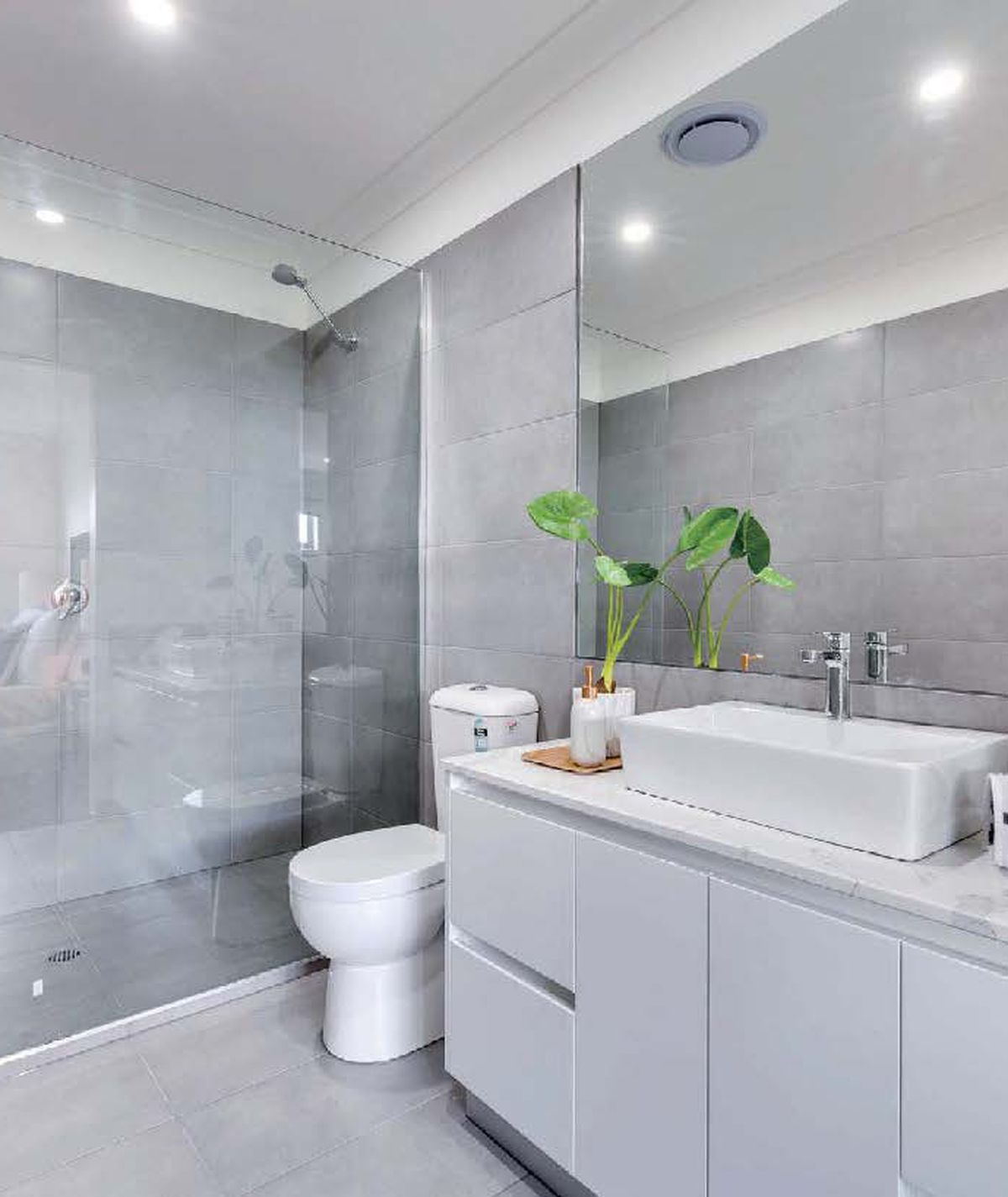 Stylish Townhouse close to all amenities.