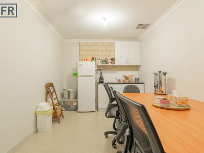 1 / 6 Toynbee Way, Port Kennedy