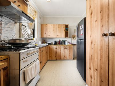 2 Simpson Street, Dundas Valley