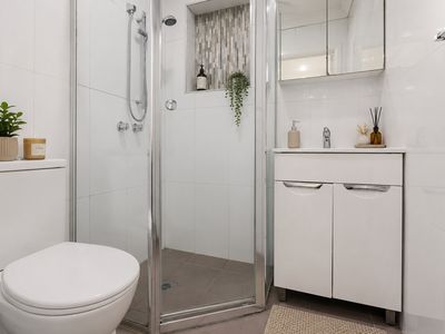 2 / 12 Dellwood Street, South Granville