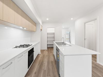 28 Baldwin Road , Fraser Rise