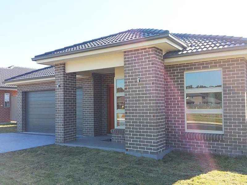 152 Lakeside Parade, Jordan Springs