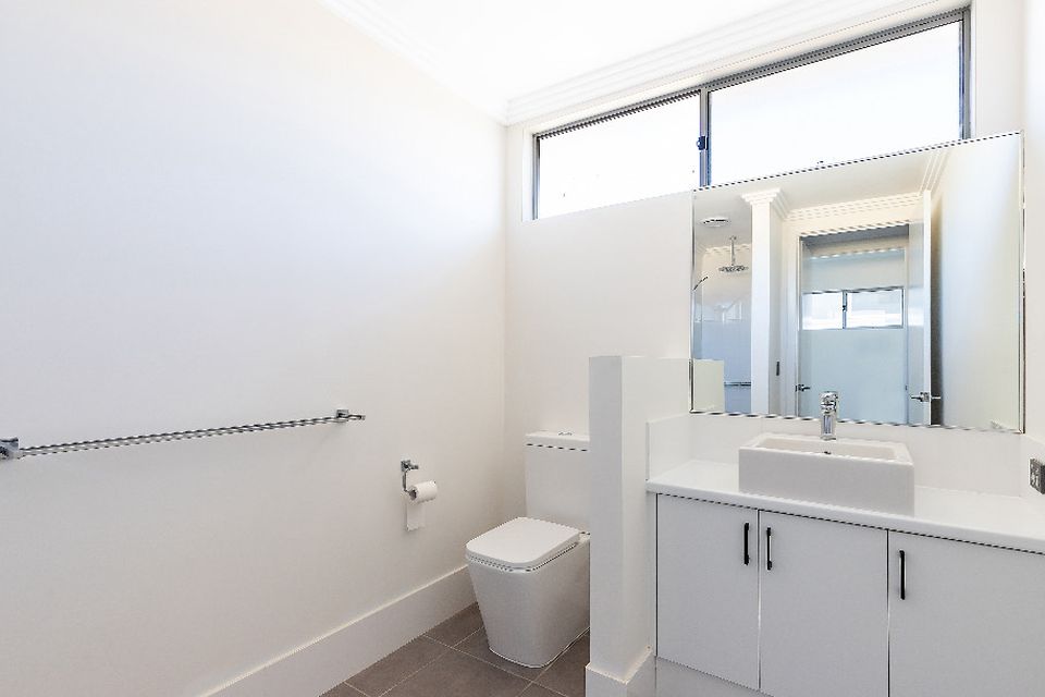 10 SHORE LANE, Port Kennedy