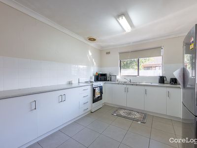 2 / 5 Schwarz Avenue, Horsham