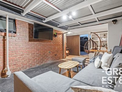 27 Lansell Drive, Cranbourne North