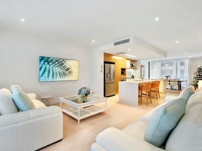 2 Sunset Avenue, Paradise Point