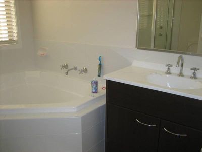 18 Gore Ave, Shell Cove