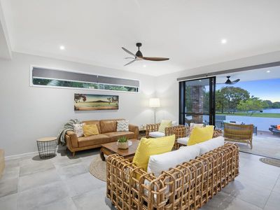 90 Bamboo Avenue, Benowa