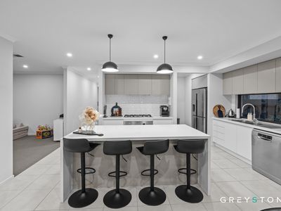 18 Cascade Drive, Aintree