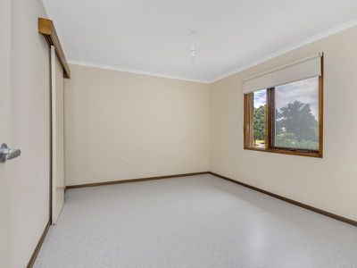 24 Ormiston Court , Taperoo
