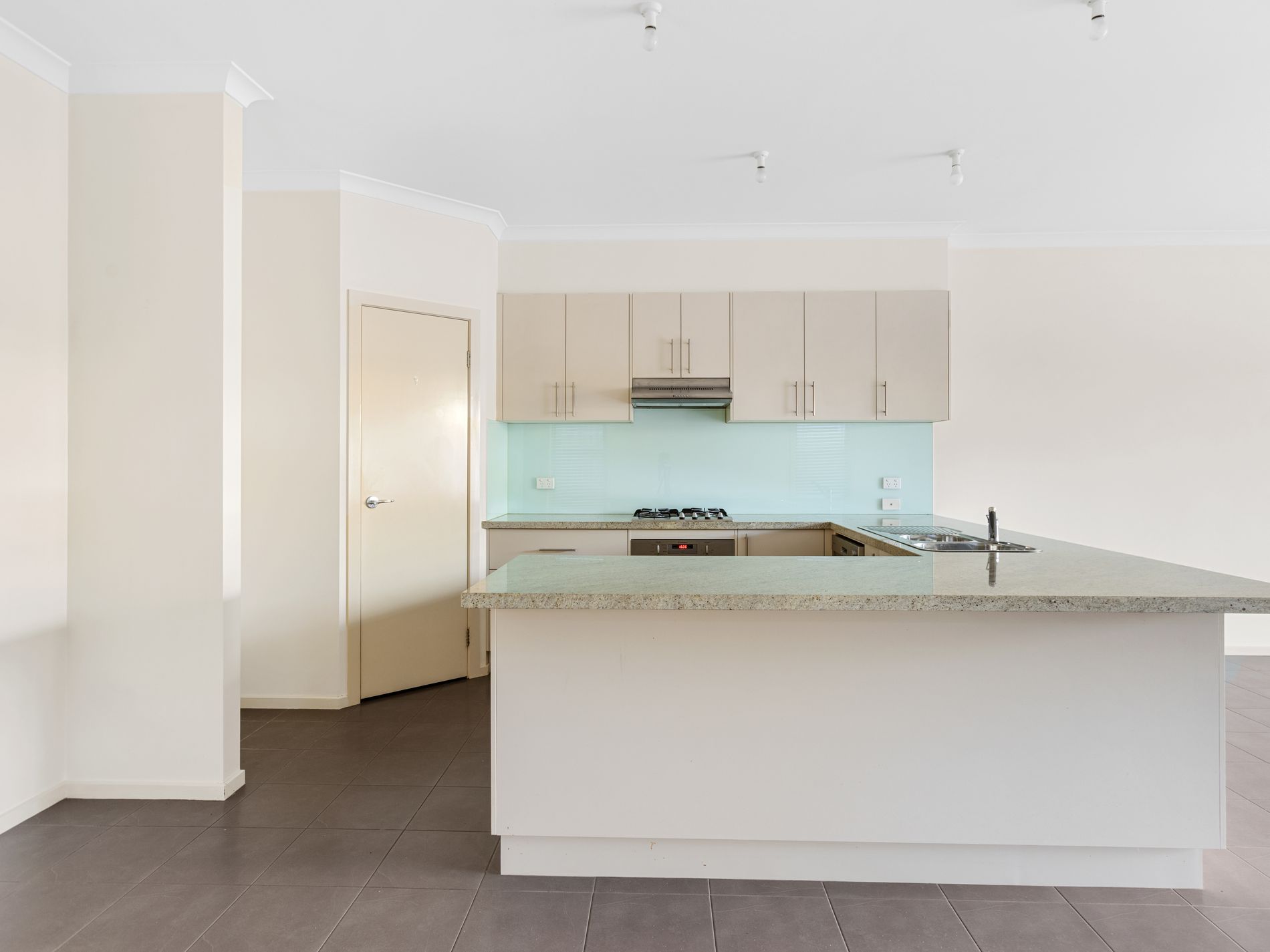 2 / 26 Charlotte Street, Newport