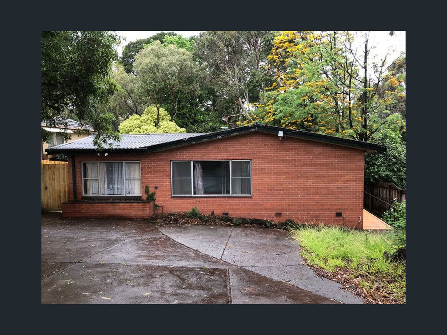 302 Lawrence Road, Mount Waverley