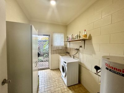 2 / 80 Hollywood Boulevard, White Rock