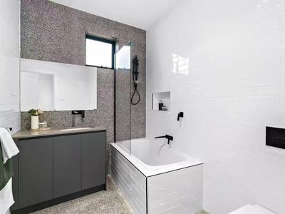 5 / 4 - 6 Coolac Place, Braddon