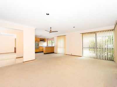 27 Habeda Avenue, Horsley