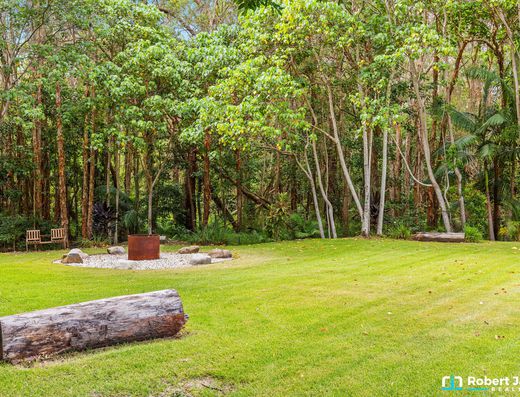 A Once-in-a-Lifetime Old Tewantin Acreage Opportunity image 5