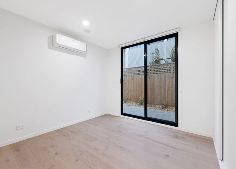 2 / 290 Hawthorn Road, Caulfield