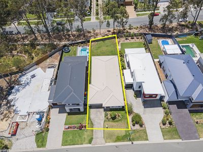 10 APRIL CRESCENT, Bridgeman Downs