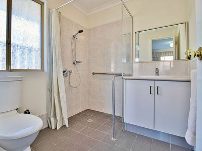 2 Freedman Way , Winthrop