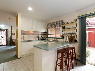 25 Langbourne Drive, Narre Warren South