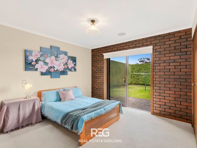 13 Greenbank Court, Leopold