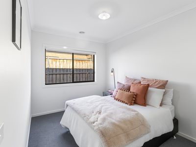 7 Stones Street, Charlemont