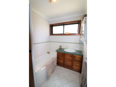 19 Corio St, Murchison