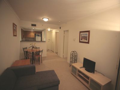 802 / 1 Hosking Place, Sydney