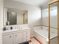 19 Silverdell Crescent, Parkinson