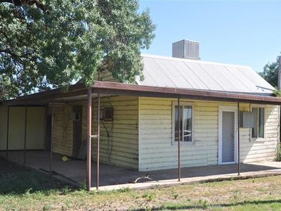 17 Renfree St, Forbes