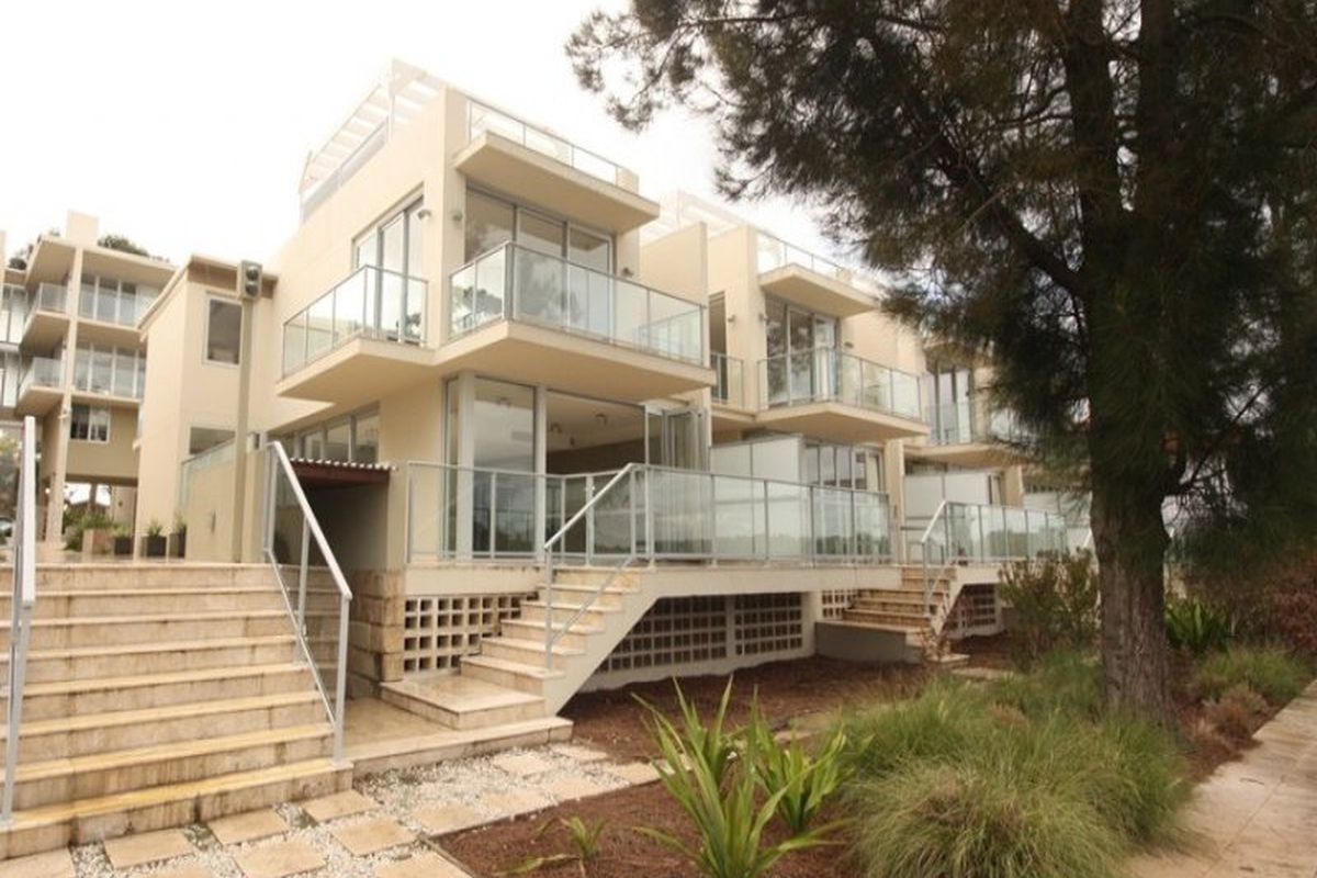 30 Hilly Street, Breakfast Point