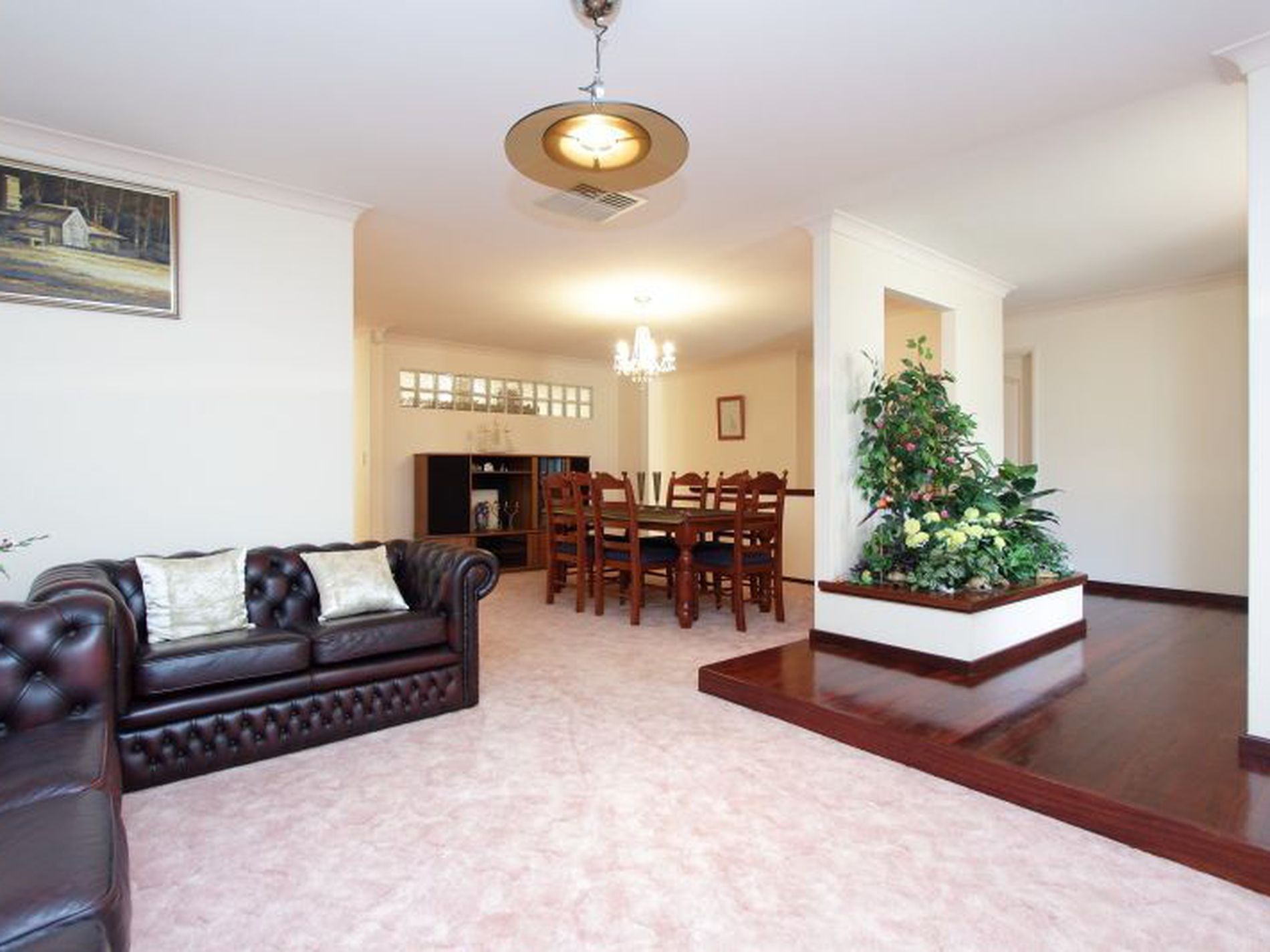 2 Klein Court, Winthrop