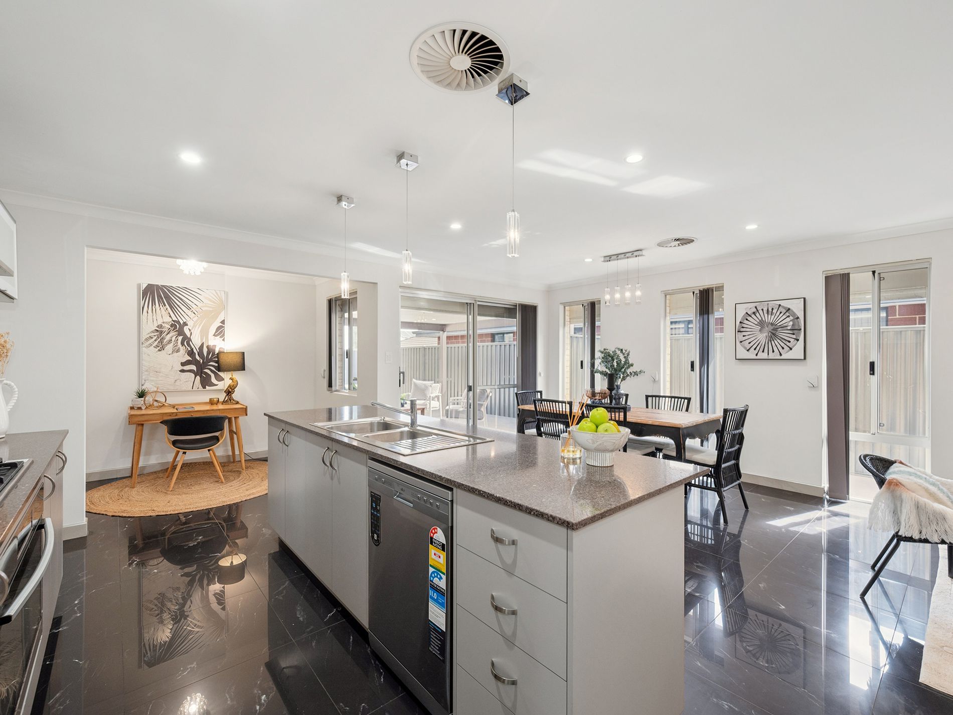 19 Wimbledon Drive, Piara Waters