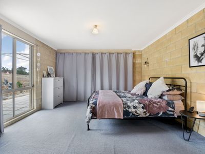82 Bates Court, Heathcote