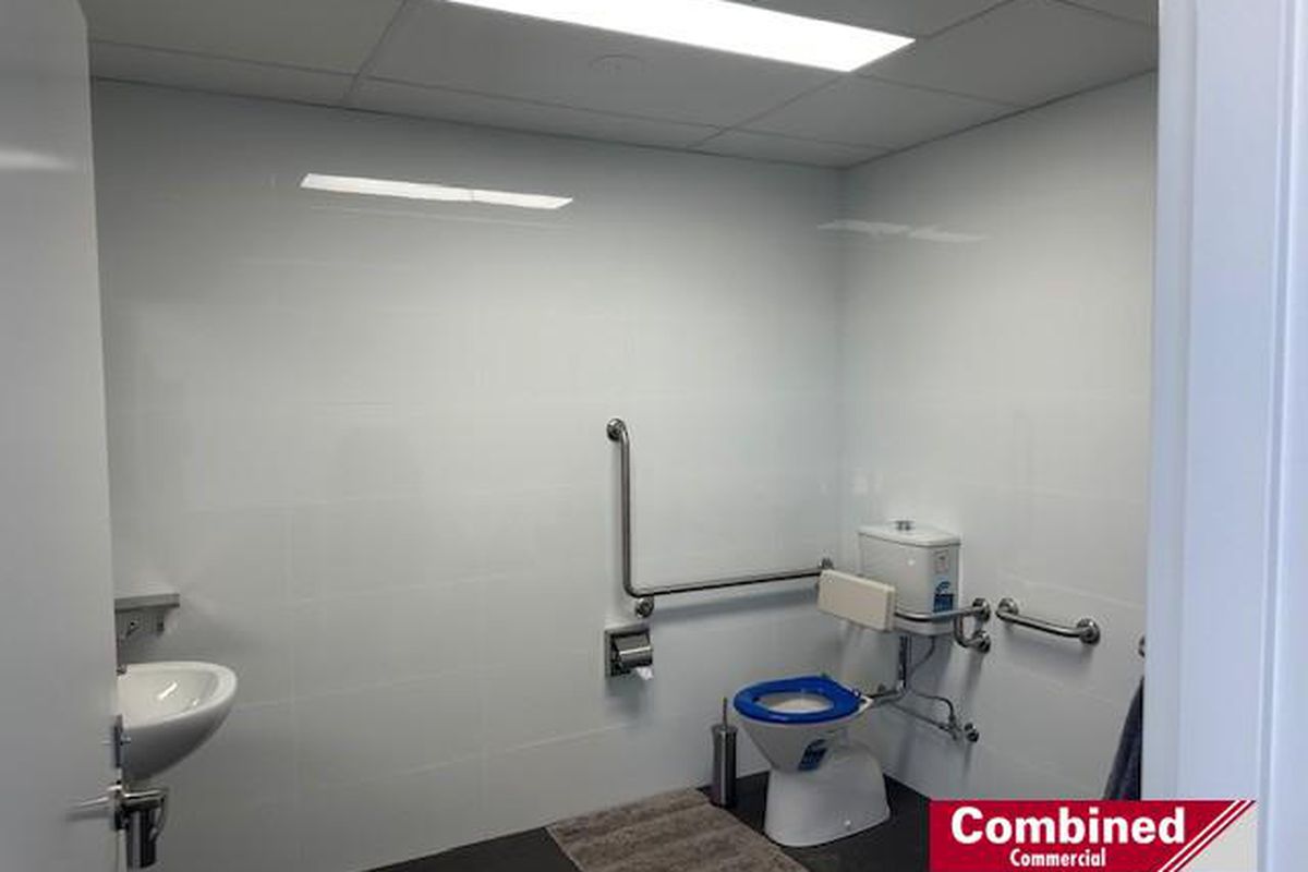 2 / 2 Grazier Way, Gregory Hills