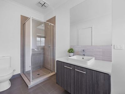 27 Rosewater Street, Manor Lakes