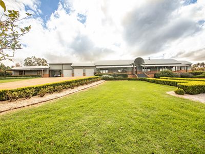6R Harefield Road, Dubbo
