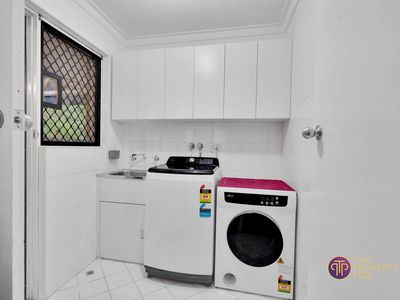 10 Kettering Way, Huntingdale