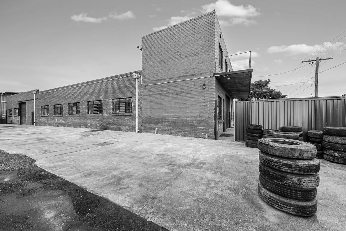 8-10 Racecourse Road, Williamstown
