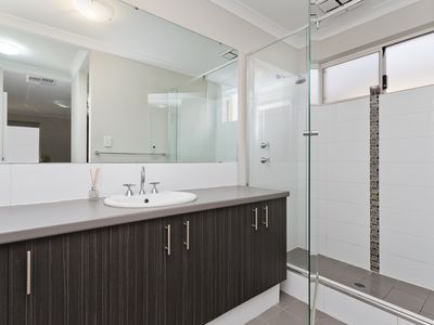 90 Rossiter Avenue, Piara Waters