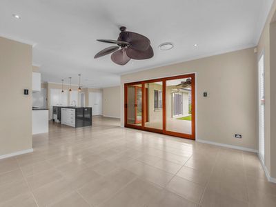 12 Foxwood Circuit, Wakerley