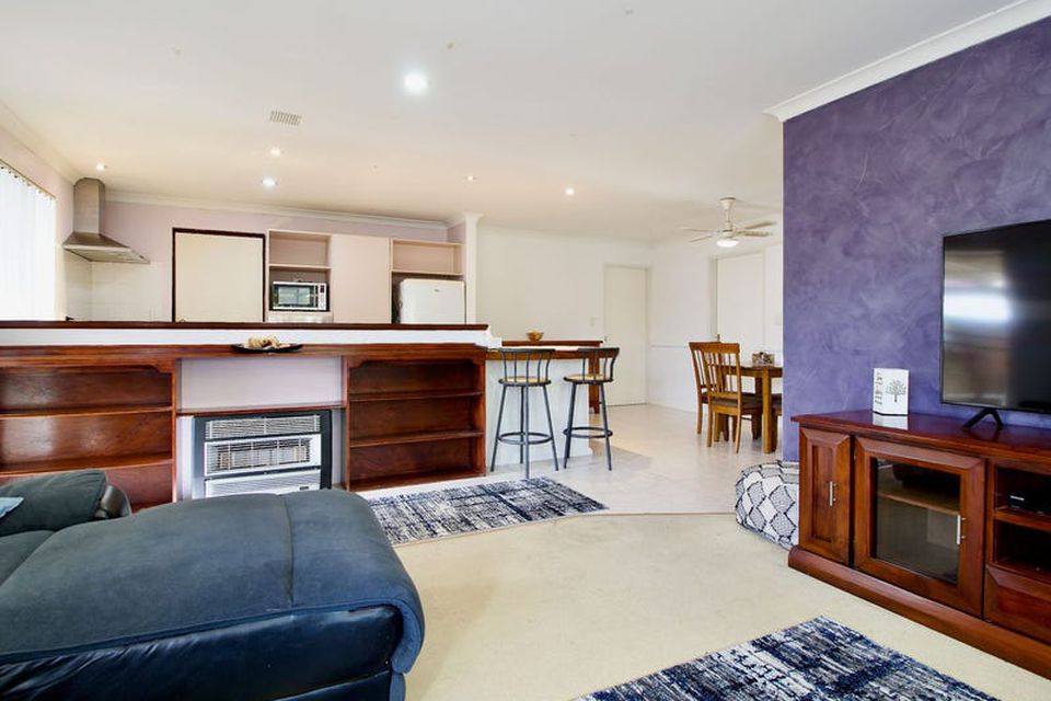 28 Round Hill Drive , Port Kennedy