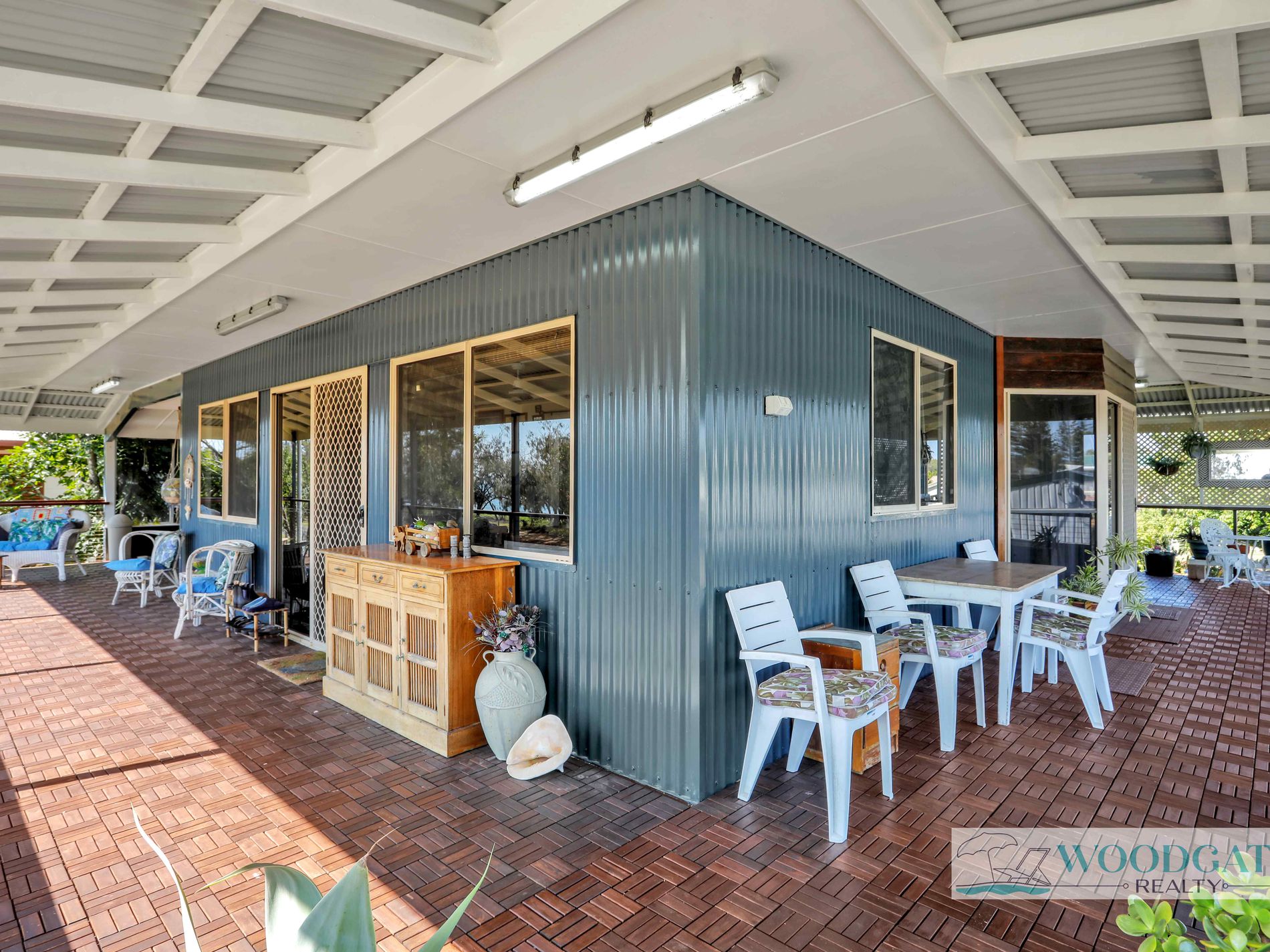 104 Esplanade, Woodgate